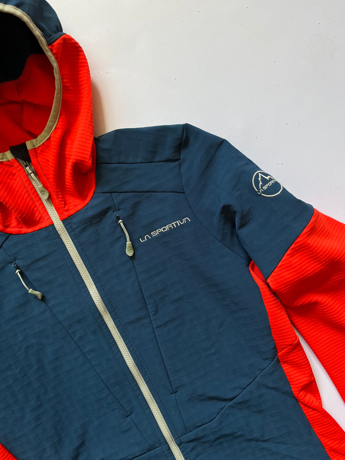 La Sportiva Lucendro Thermal hooded jacket