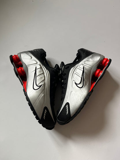 Nike Shox R4 Retro OG Black Metallic Silver Red Sneakers Shoes