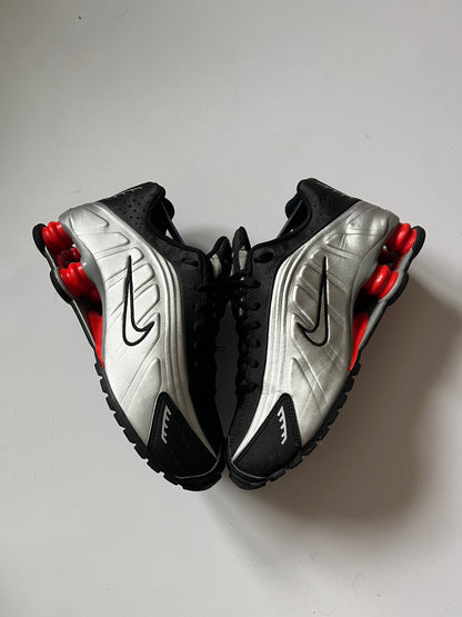 Nike Shox R4 Retro OG Black Metallic Silver Red Sneakers Shoes